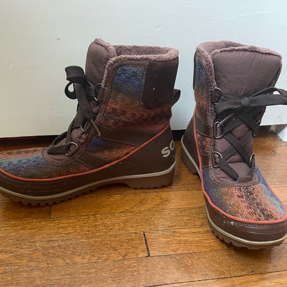 Multi-color Sorel winter/snow boots, sz 7